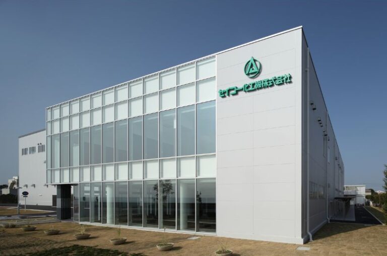 明石市二見町南二見15番地3号に新本社・本社工場を建設、本社を移転する。